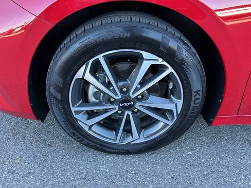 Certified 2024 Kia Forte LXS w/ LXS Technology Package FWD image 8