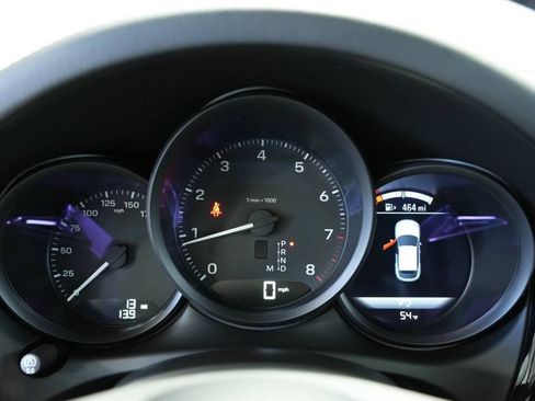 New 2025 Porsche Macan image 14