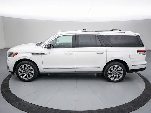 Used 2024 Lincoln Navigator L Reserve image 7