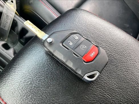 Used 2020 Jeep Gladiator Rubicon AWD/4WD image 32
