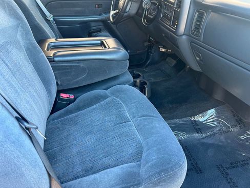 Used 2002 Chevrolet Silverado 2500 LS w/ Electrical Convenience Pkg AWD/4WD image 17