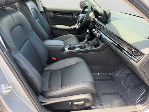 Used 2022 Honda Civic Touring image 8