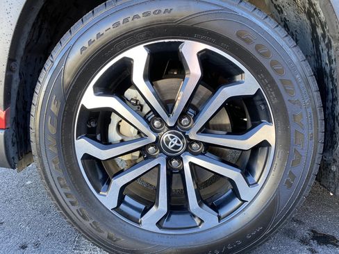 Used 2023 Toyota Corolla Cross SE AWD/4WD image 42