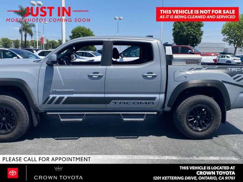 Used 2020 Toyota Tacoma TRD Sport w/ Technology Package RWD image 7