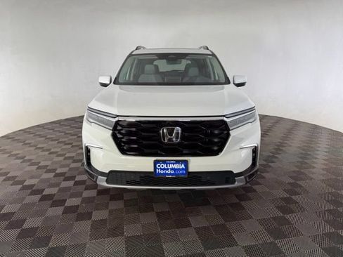 Used 2023 Honda Pilot Elite image 3