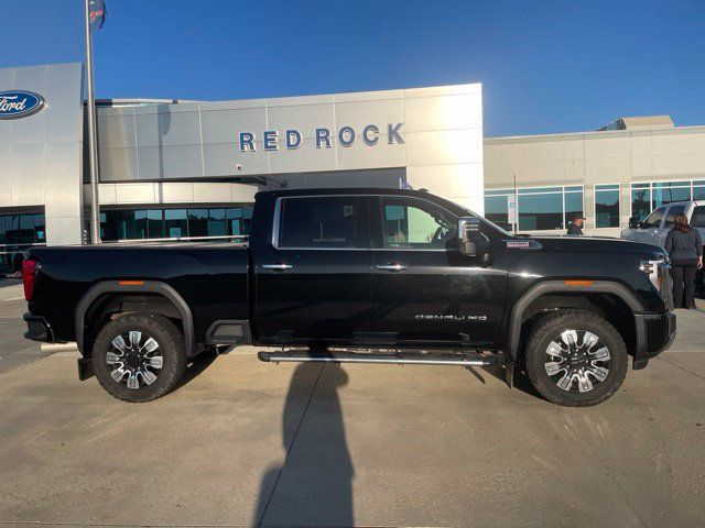 Used 2024 GMC Sierra 2500 Denali w/ Denali Reserve Package AWD/4WD image 3