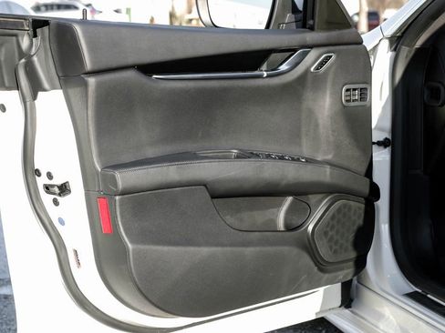 Used 2023 Maserati Ghibli Modena image 38