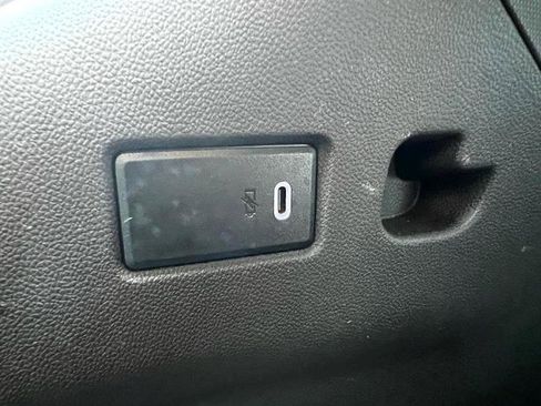 Used 2021 GMC Yukon SLT w/ SLT Premium Package image 52