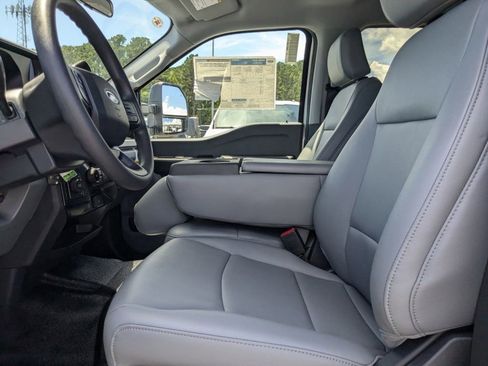 New 2025 Ford F550 4x4 Crew Cab Super Duty image 17