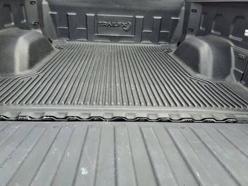 Used 2025 Chevrolet Silverado 1500 LT RWD image 10