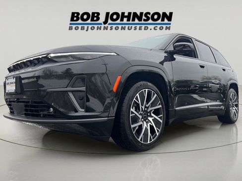 Used 2025 Jeep Wagoneer S Limited image 3