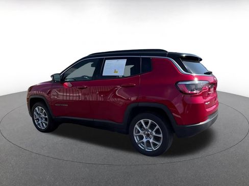 Used 2025 Jeep Compass Limited AWD/4WD image 10