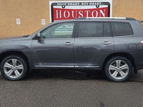 Used 2013 Toyota Highlander Limited image 1
