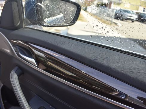 Used 2023 BMW 530e w/ Convenience Package image 23