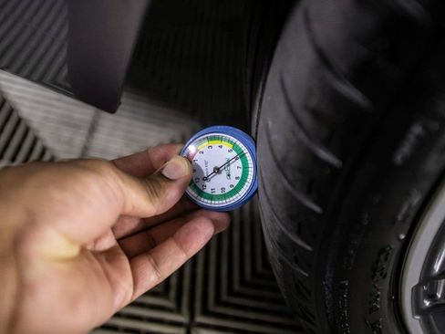 Used 2023 BMW 530e w/ Premium Package image 47