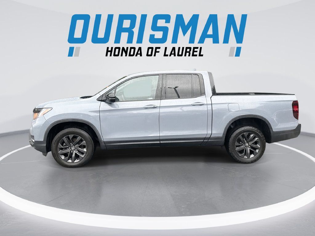 Used 2023 Honda Ridgeline Sport image 5