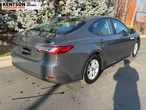 Used 2026 Toyota Camry LE image 7