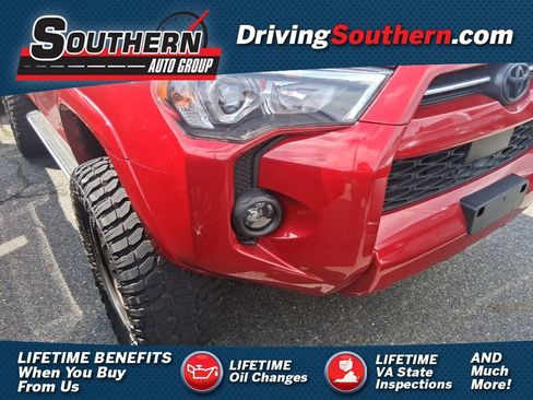 Used 2022 Toyota 4Runner SR5 Premium w/ Moonroof Package AWD/4WD image 1