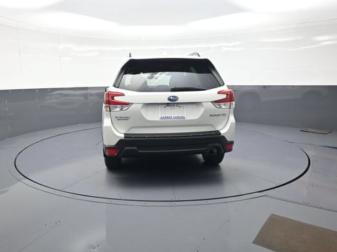 Used 2019 Subaru Forester Premium w/ All-Weather Package AWD/4WD image 4