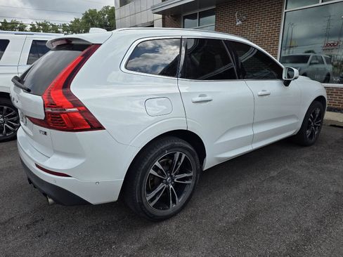 Used 2019 Volvo XC60 T5 Momentum w/ Premium Package AWD/4WD image 3