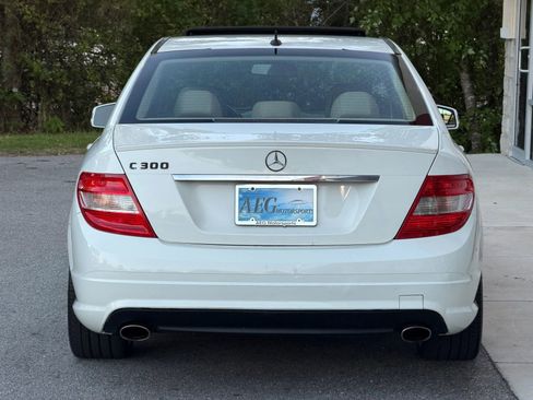 Used 2011 Mercedes-Benz C 300 Sedan image 9