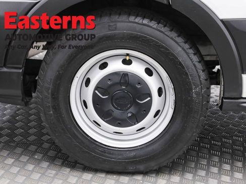 Used 2020 Ford Transit 150 Low Roof RWD image 31
