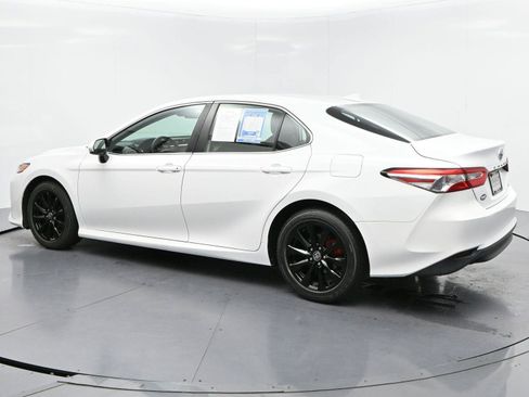 Used 2020 Toyota Camry LE FWD image 5