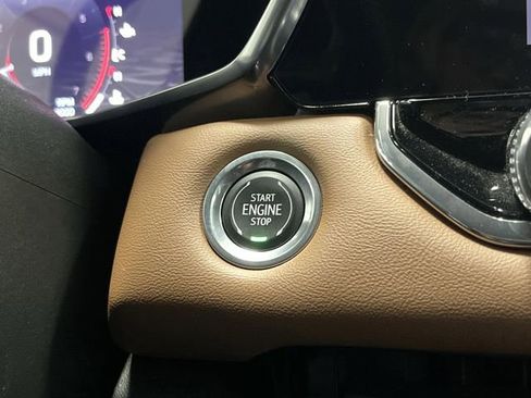 Used 2023 GMC Canyon AT4 image 23