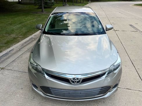 Used 2015 Toyota Avalon XLE image 2