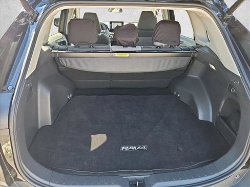 Used 2023 Toyota RAV4 XLE w/ Convenience Package FWD image 6
