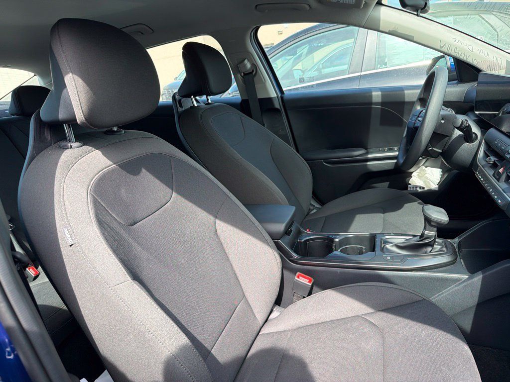 Used 2026 Kia K4 FWD image 27