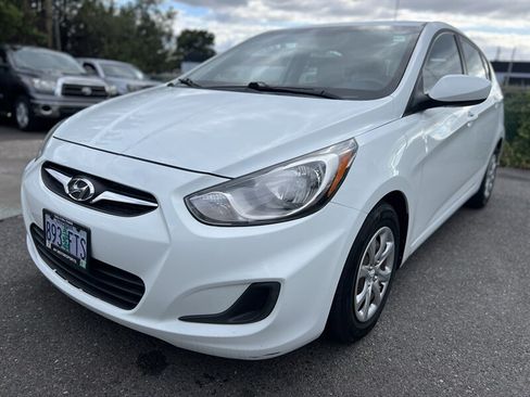 Used 2013 Hyundai Accent GS FWD image 1