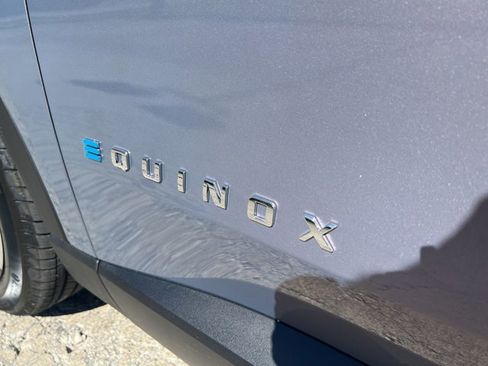New 2026 Chevrolet Equinox EV LT image 32