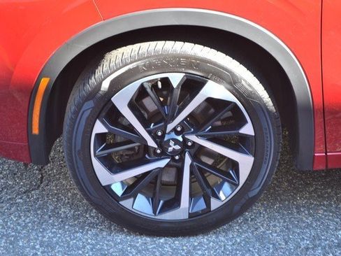 Used 2023 Mitsubishi Outlander SEL image 13