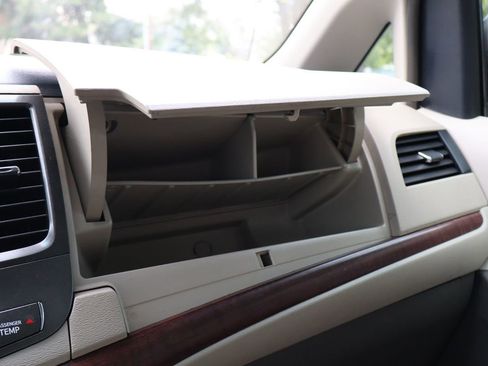 Used 2012 Toyota Sienna XLE image 39