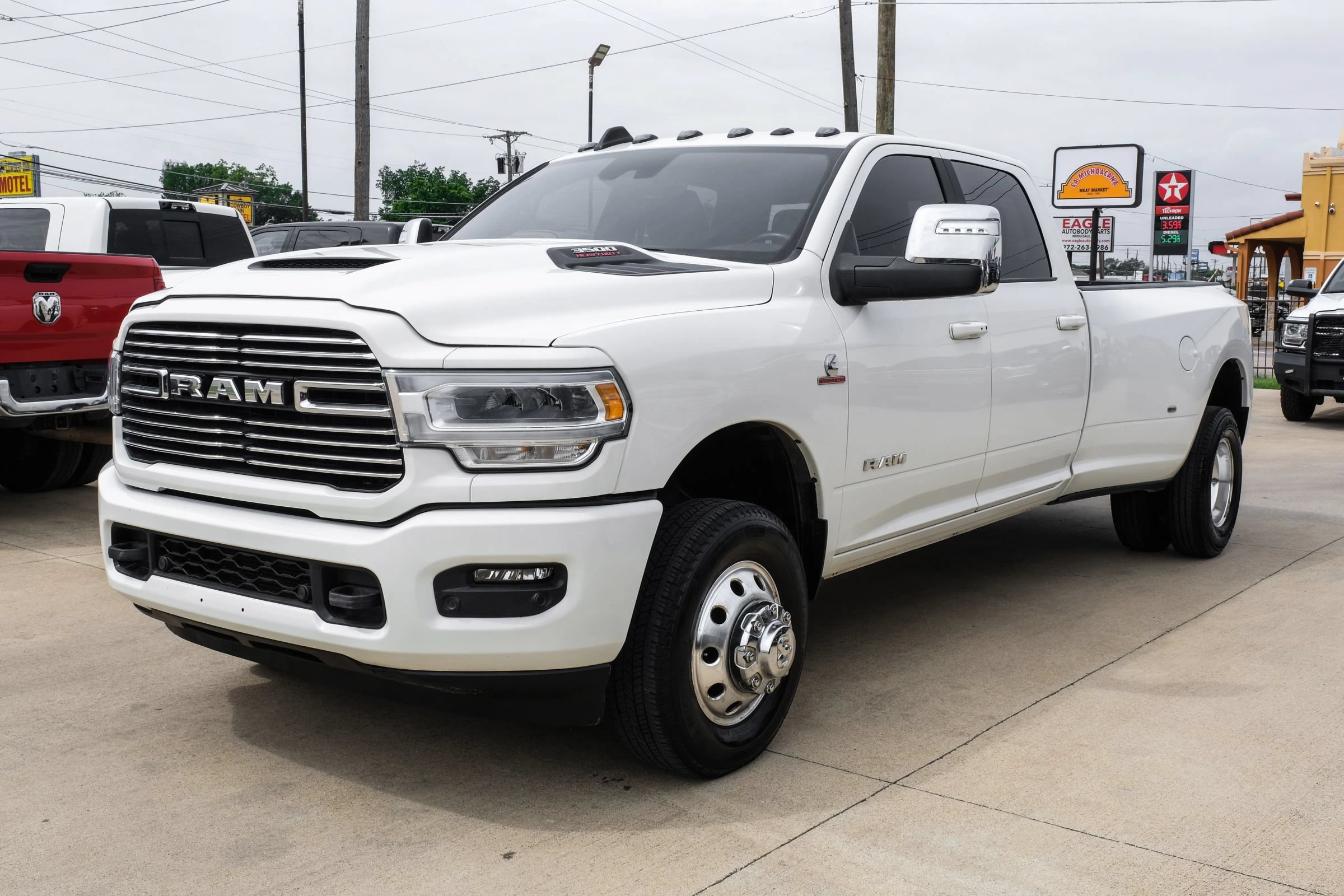 Used 2024 RAM 3500 Laramie w/ Sport Appearance Package AWD/4WD image 8