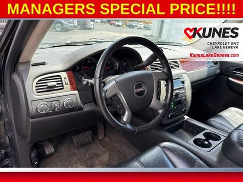Used 2009 GMC Yukon XL SLT w/ Preferred Package AWD/4WD image 17