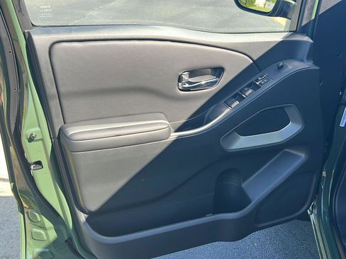 New 2026 Nissan Frontier SV w/ SV Convenience Package RWD image 16