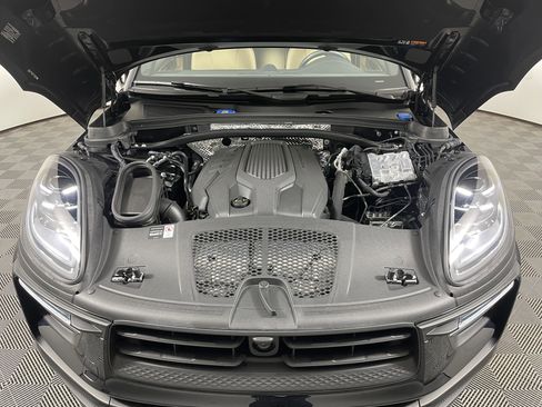Used 2025 Porsche Macan image 22