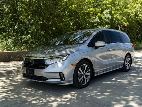 Used 2023 Honda Odyssey Touring image 5