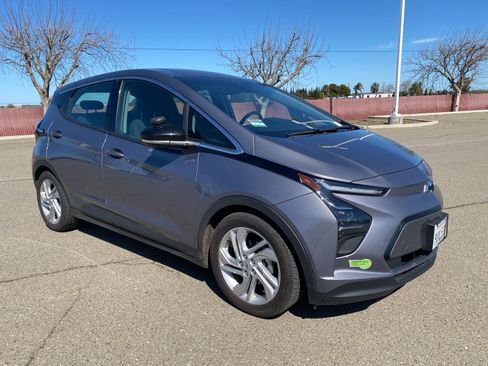 Used 2023 Chevrolet Bolt LT image 3