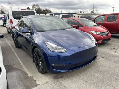 Used 2023 Tesla Model Y Long Range image 3