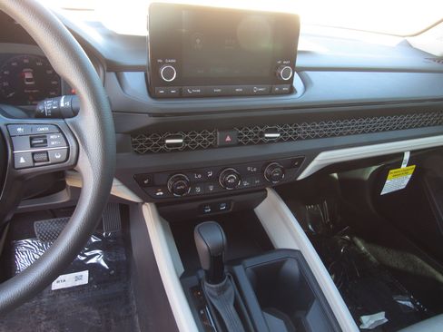 New 2025 Honda Accord SE image 16