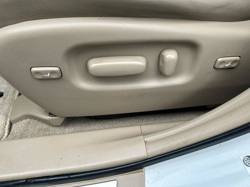 Used 2010 Toyota Highlander Limited AWD/4WD image 10