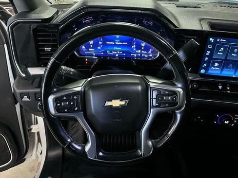 Used 2024 Chevrolet Silverado 2500 LT w/ Convenience Package image 19