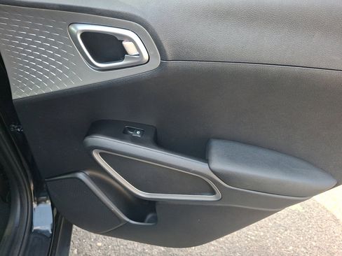 Used 2020 Kia Soul LX FWD image 20