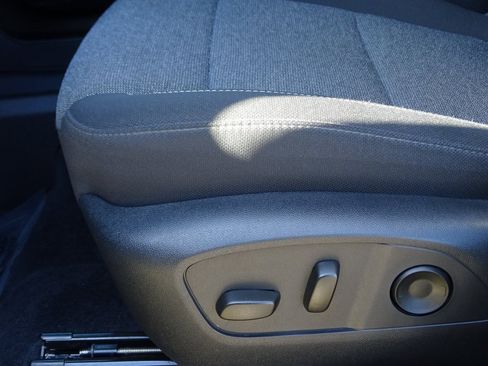 Used 2025 GMC Acadia Elevation image 18