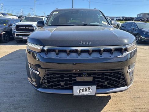 New 2026 Jeep Grand Wagoneer Summit AWD/4WD image 8
