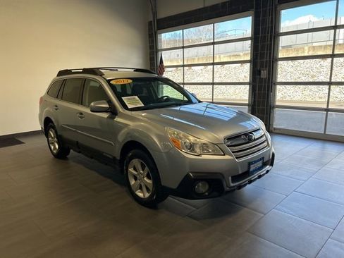 Used 2013 Subaru Outback 2.5i Premium image 2
