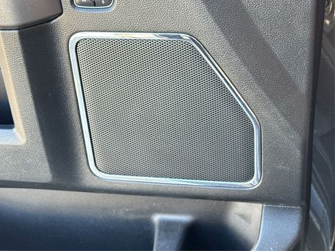 Used 2016 Ford F150 Platinum w/ Equipment Group 701A Luxury image 35